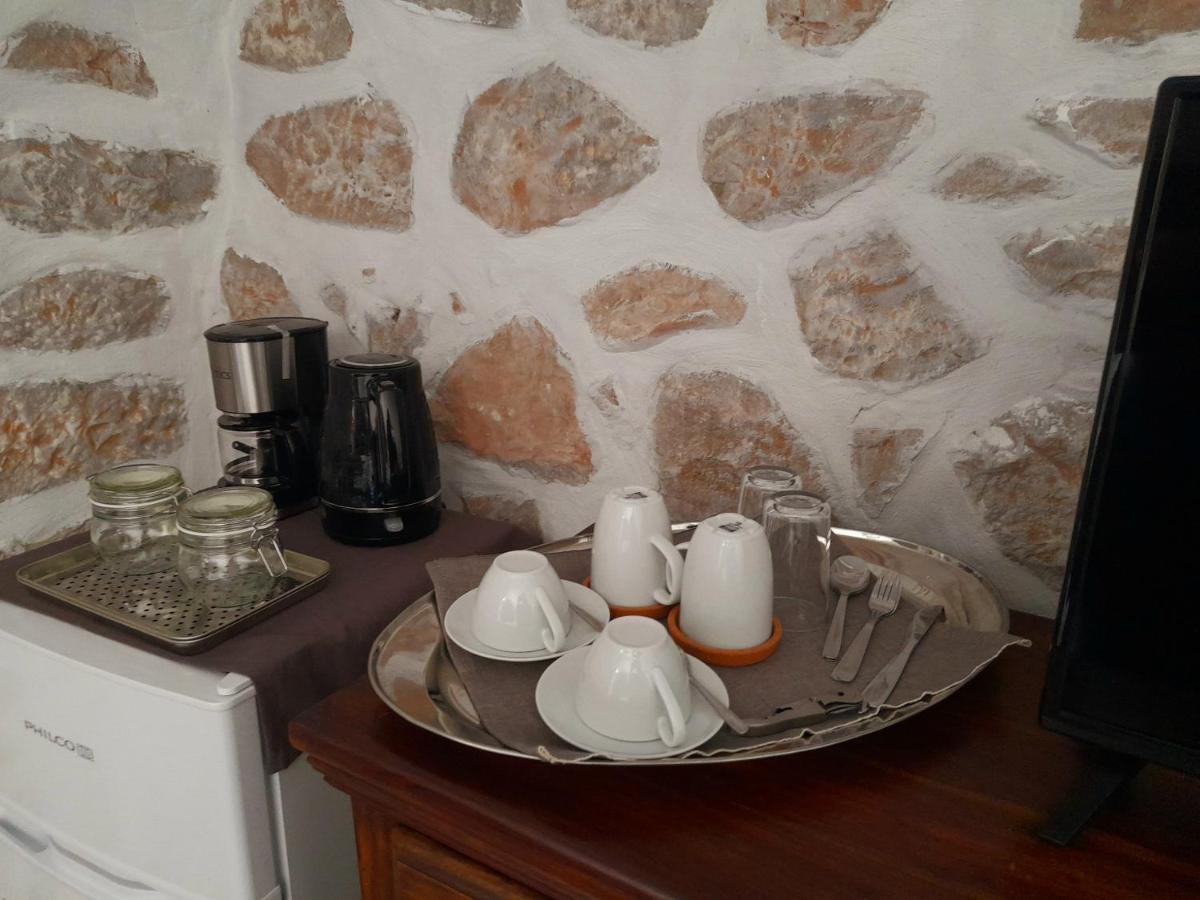 The Two Carob Trees, Traditional Stonehouse, Nikandri, Pirgos Diros Appartement Lefkias Buitenkant foto