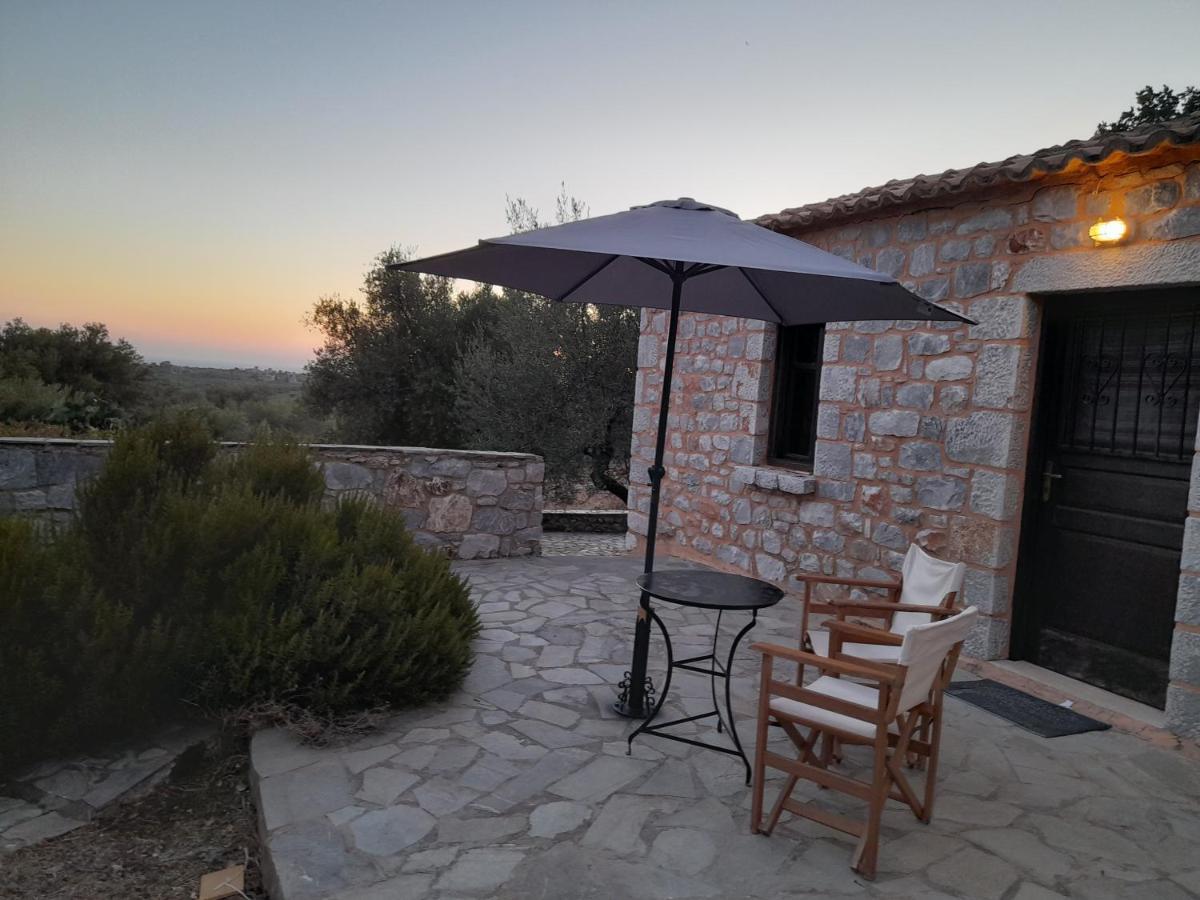 The Two Carob Trees, Traditional Stonehouse, Nikandri, Pirgos Diros Appartement Lefkias Buitenkant foto