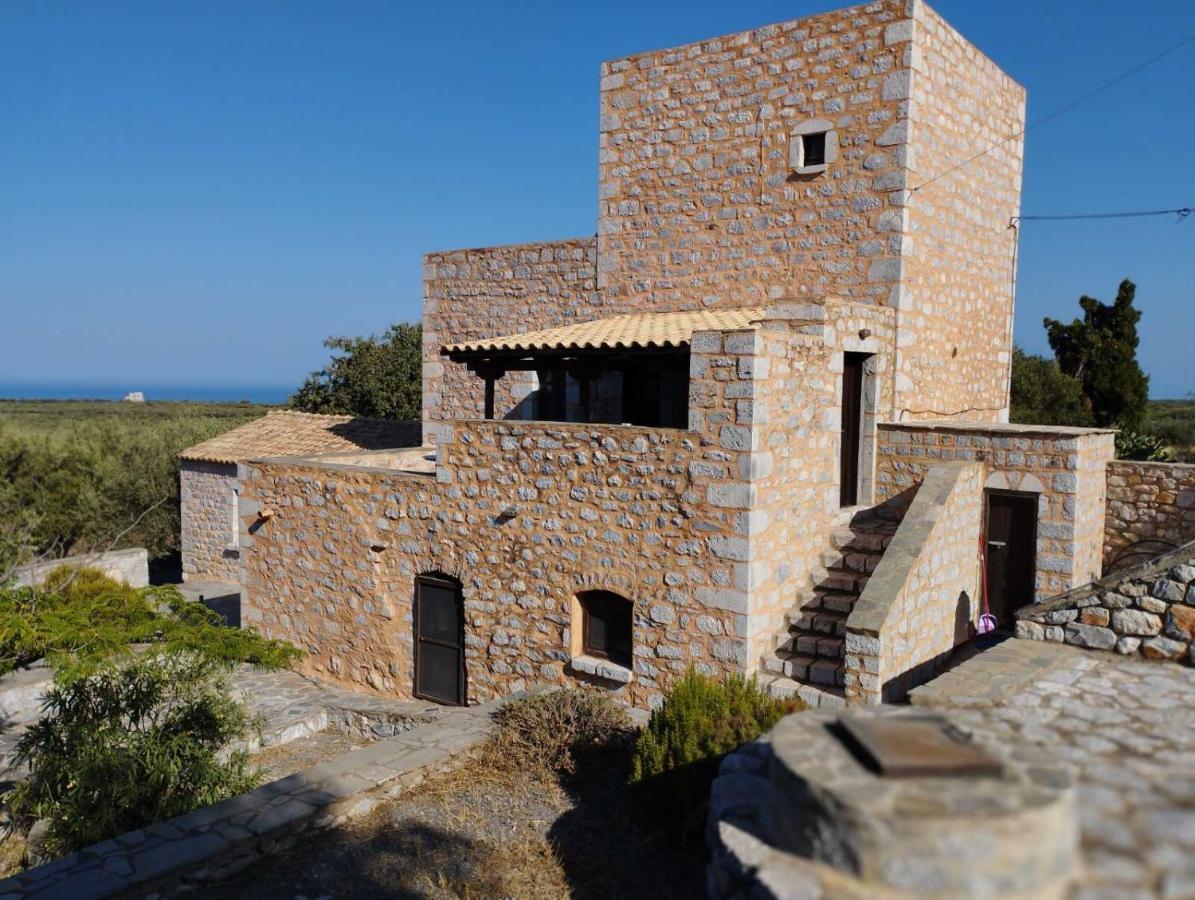 The Two Carob Trees, Traditional Stonehouse, Nikandri, Pirgos Diros Appartement Lefkias Buitenkant foto