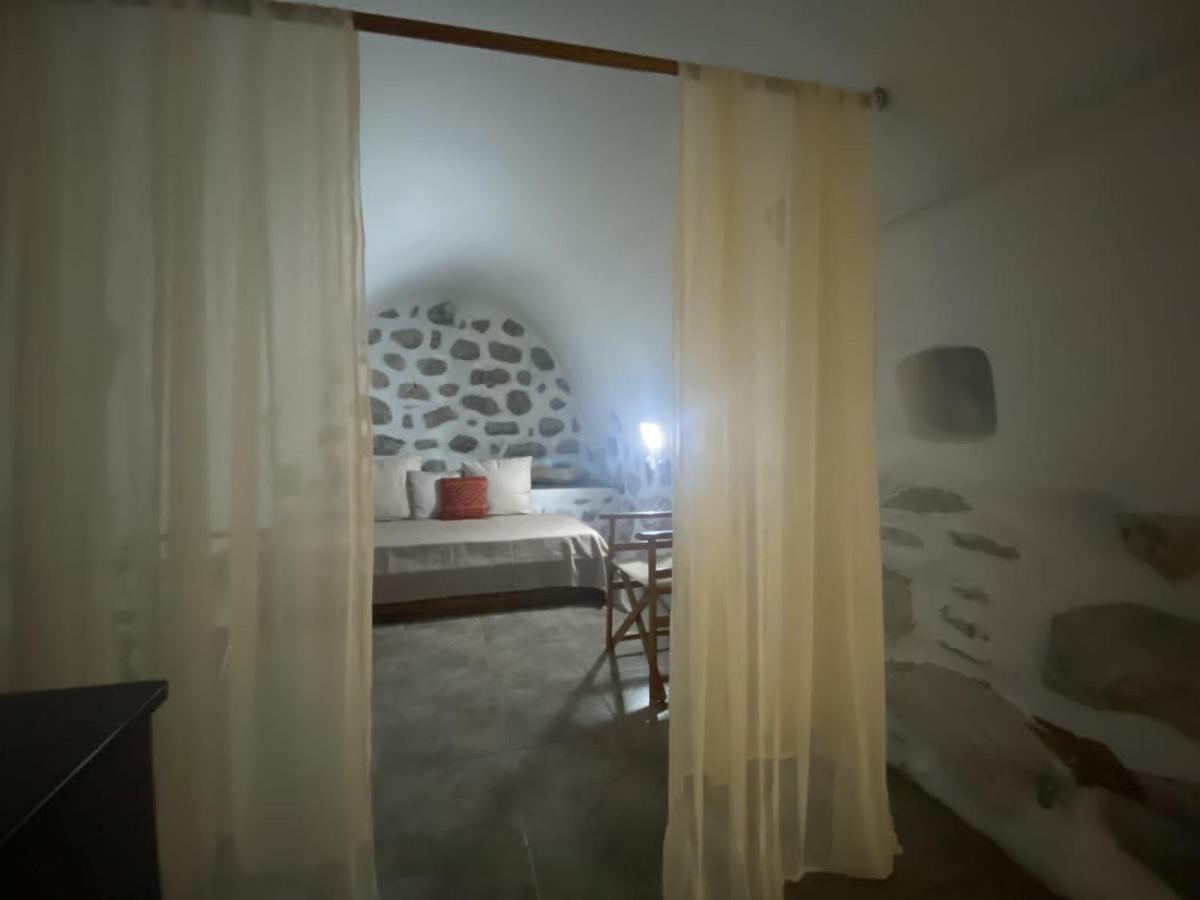 The Two Carob Trees, Traditional Stonehouse, Nikandri, Pirgos Diros Appartement Lefkias Buitenkant foto